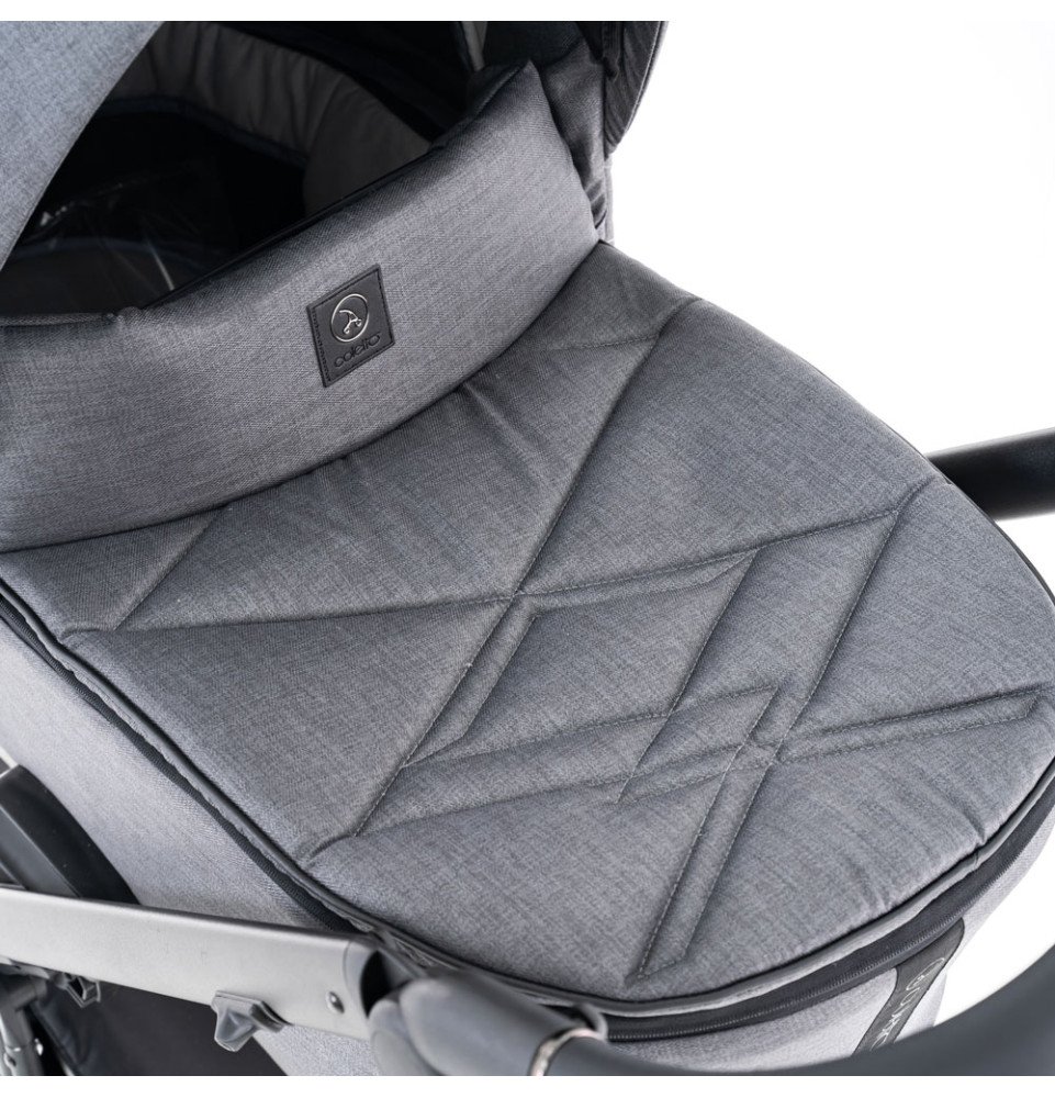 Universalus vežimėlis Coletto Flow 2in1, juodos spalvos važiuoklė FL-03