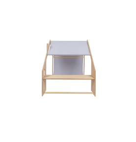 Medinis namelis su žydru stogu