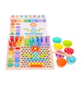 Medinis žaidimas mokytis pažinti formas, skaičius ir spalvas