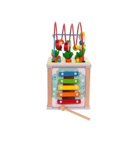 Medinis edukacinis veiklų kubas su labirintu