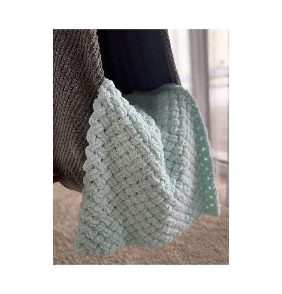 Rankomis megztas pledas, 80x110, mėtinis + batukai dovanų