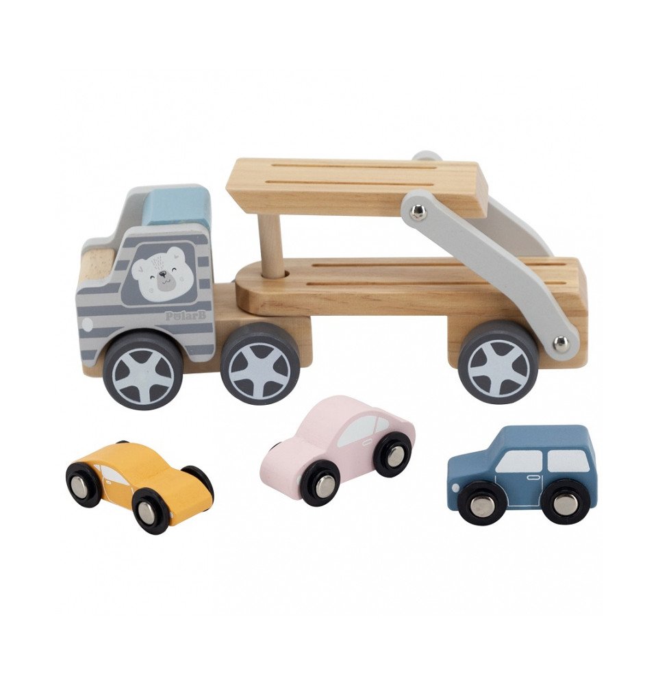 Medinis vilkikas su automobiliais