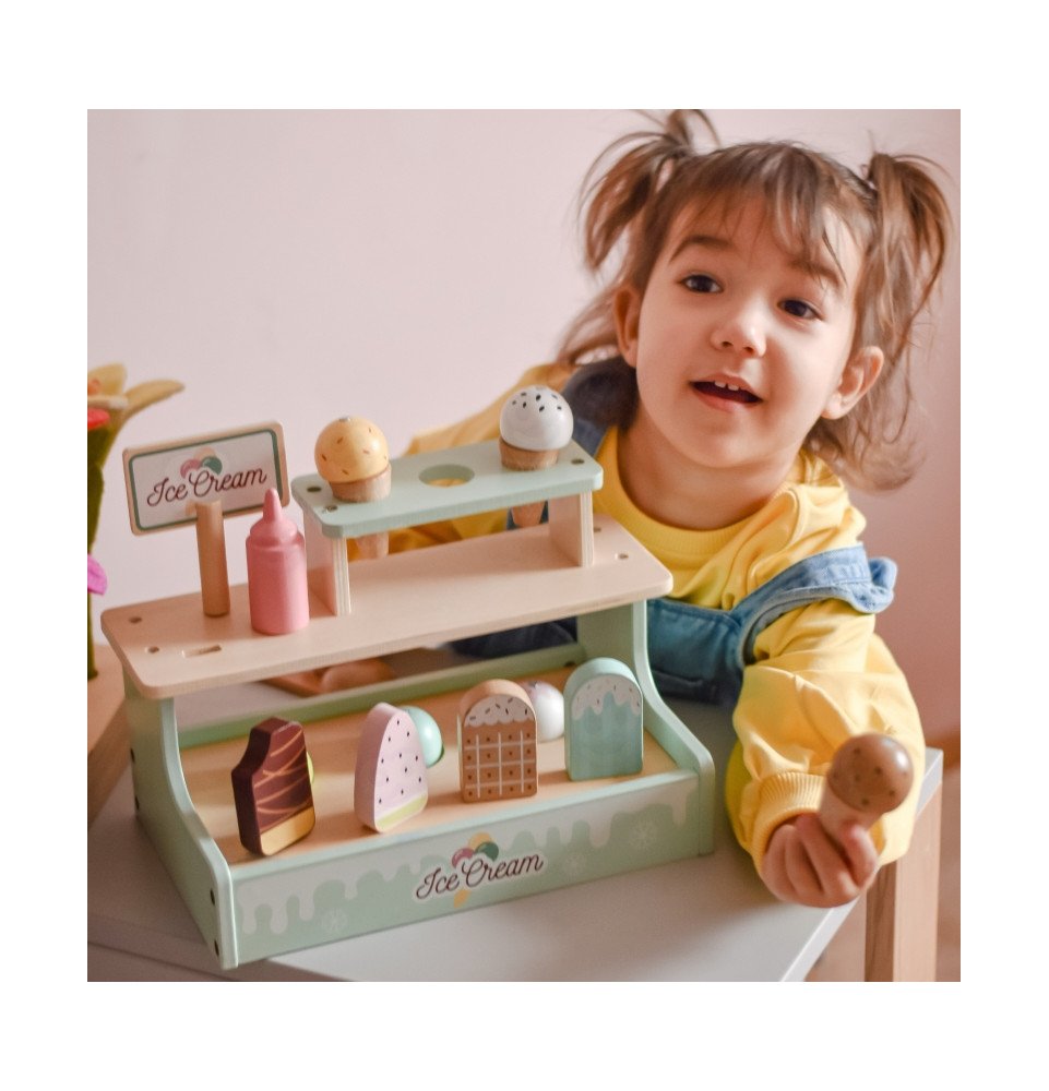 Medinis ledų kioskas su priedais