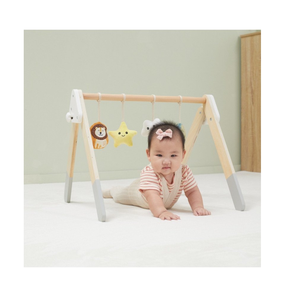 Medinis žaidimų stovelis