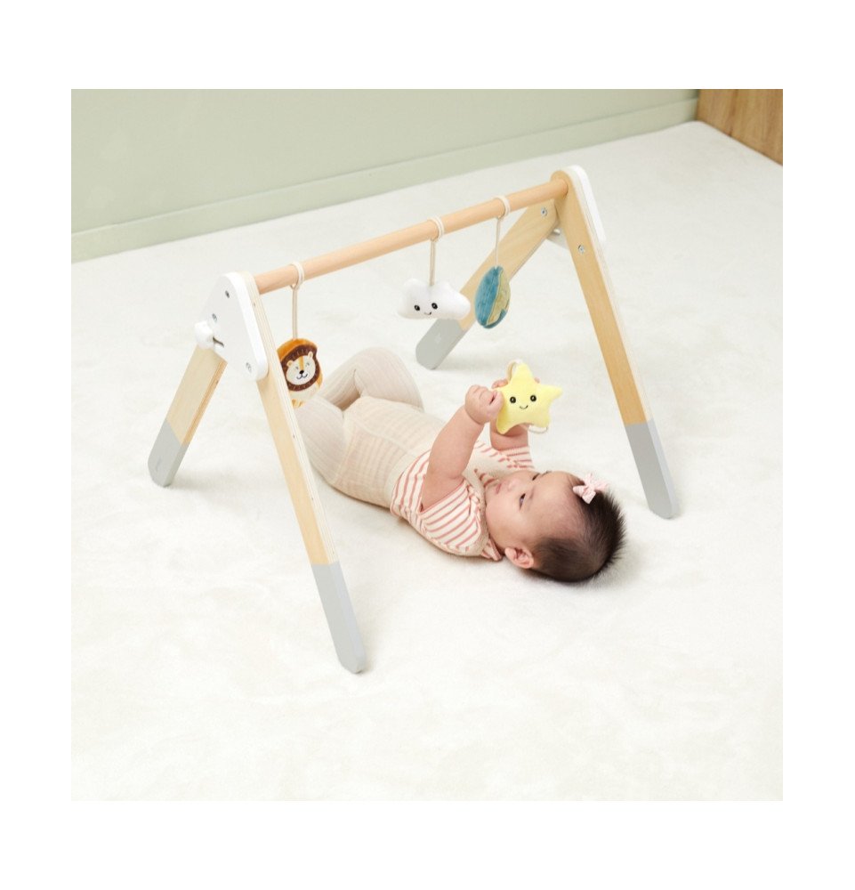 Medinis žaidimų stovelis