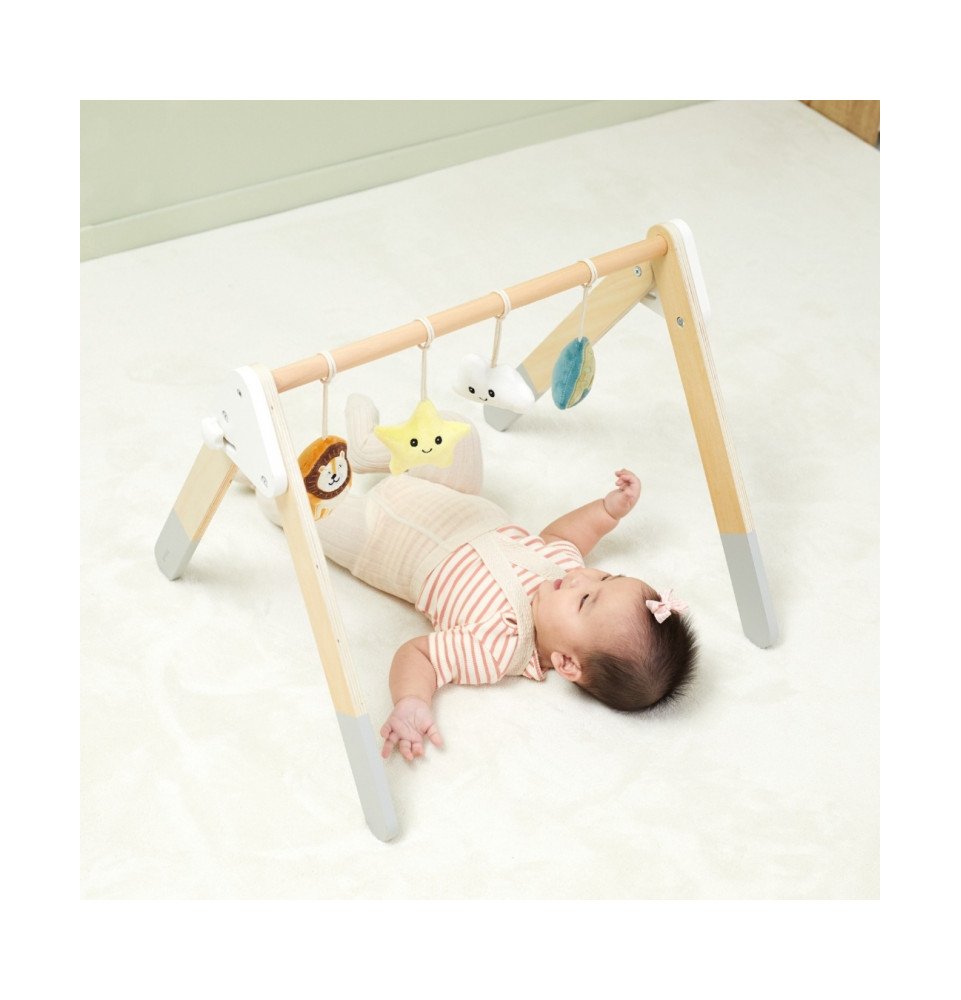 Medinis žaidimų stovelis