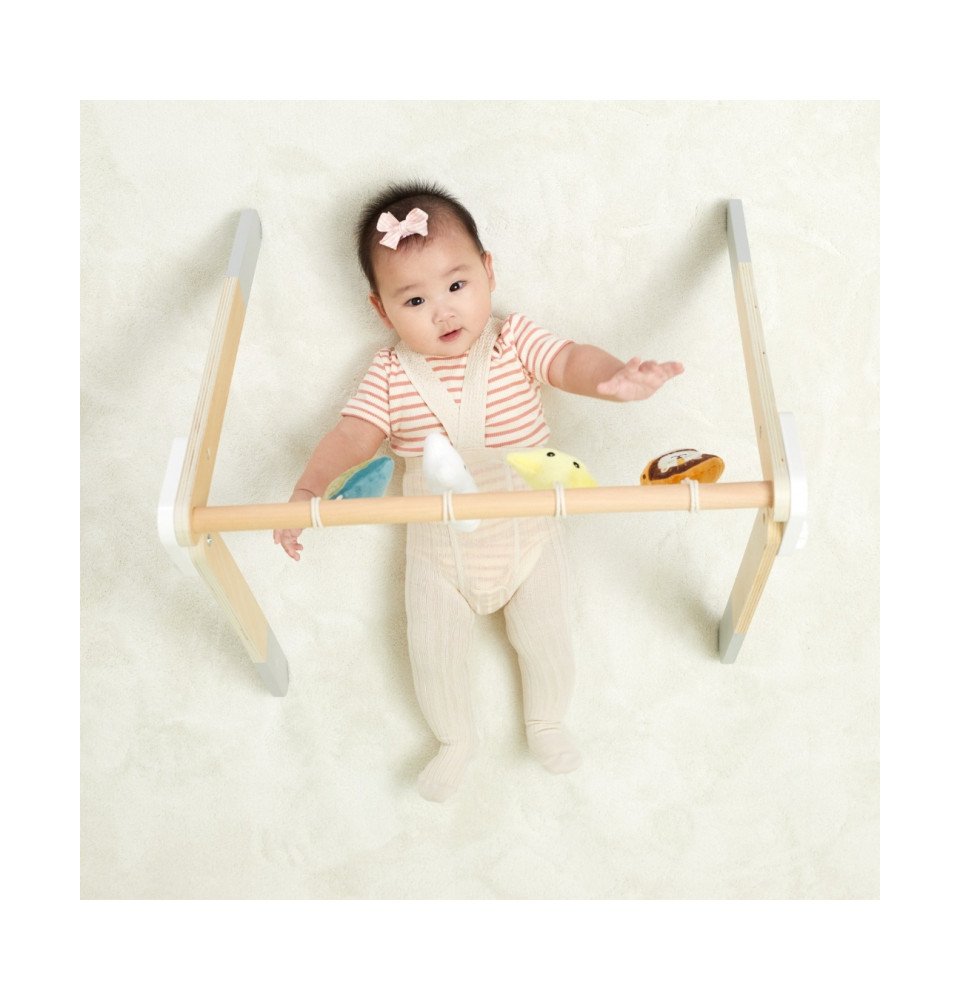 Medinis žaidimų stovelis