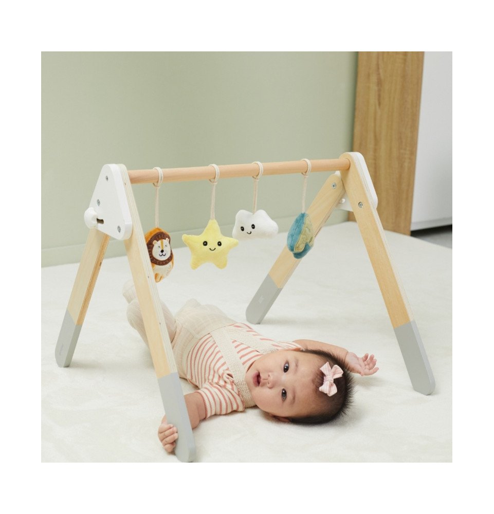 Medinis žaidimų stovelis