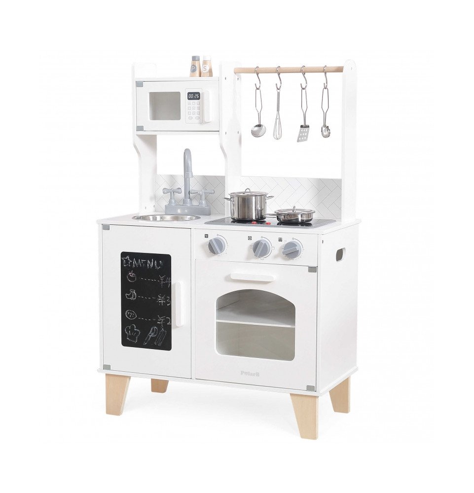 Medinė virtuvė su priedais