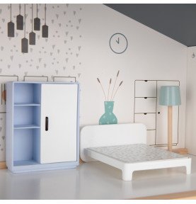 Medinis lėlių namelis su figūrėlėmis