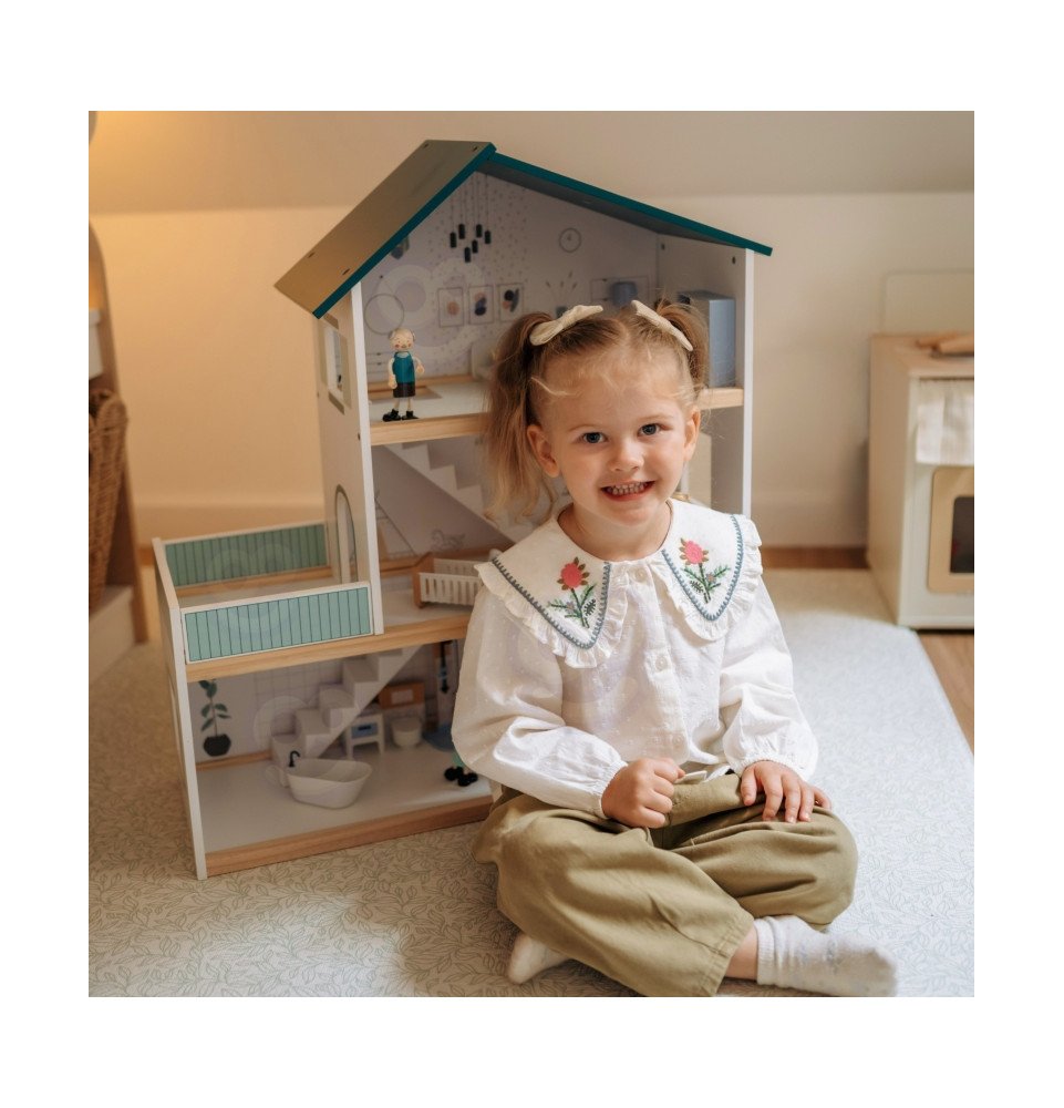 Medinis lėlių namelis su figūrėlėmis
