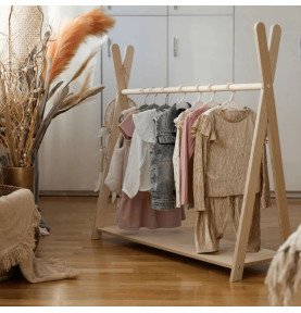 Medinė vaikiškų drabužių pakaba, natūralaus medžio