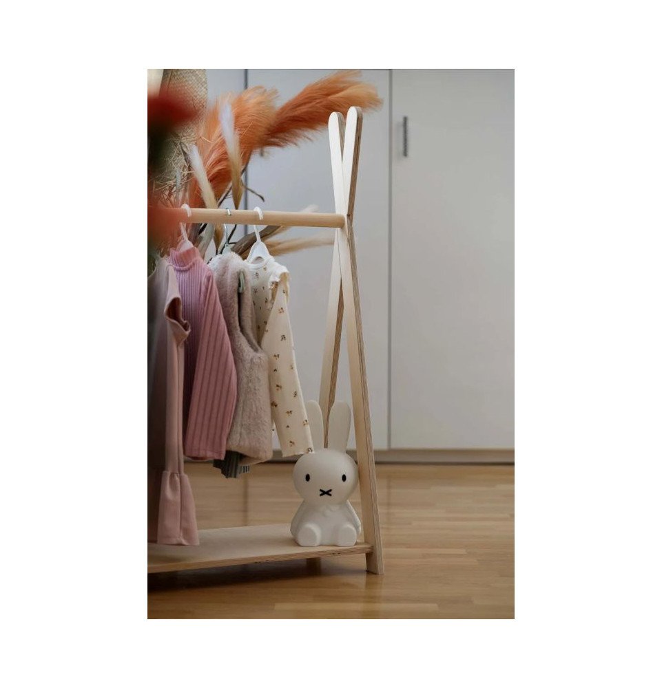 Medinė vaikiškų drabužių pakaba, natūralaus medžio