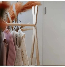 Medinė vaikiškų drabužių pakaba, natūralaus medžio